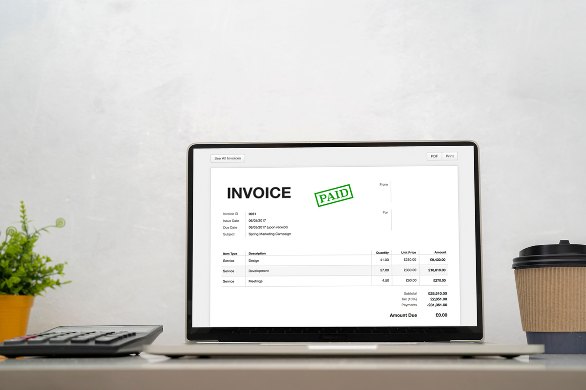 Digital Invoice Online Using Computer Calculator.